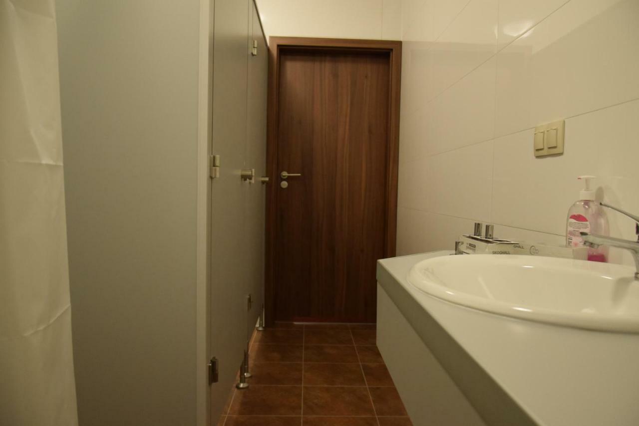 Botanik Hostel Poznań Esterno foto